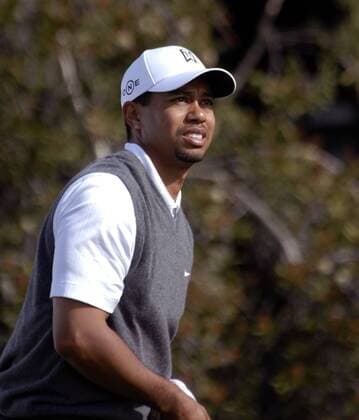 Eldrick Tiger Woods (USA) schaut seinem Schlag hinterher -  sdp2006012802 Golf Herren Buick Invitational 2006, PGA Tour, Golfen Einzelbild San Diego