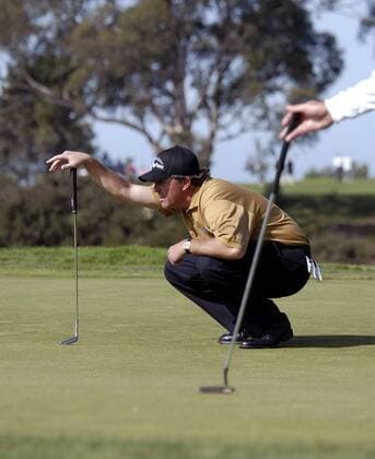 Phil Mickelson (USA) taxiert die Putlinie -  sdp2006012807 Golf Herren Buick Invitational 2006, PGA Tour, Golfen Einzelbild San Diego