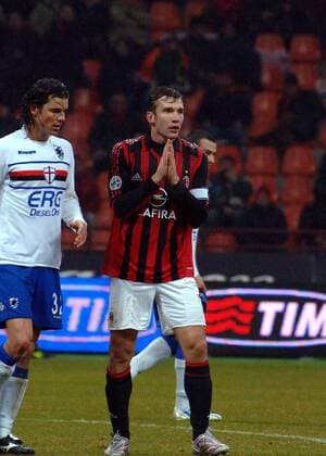 Andriy Shevchenko (Milan) fleht, li. Simone Pavan (Sampdoria Genua) - Fußball Herren Serie A 2005 2006, 1. Italienische Liga, AC Mailand - Sampdoria Genua 1:1 Gruppe Mailand