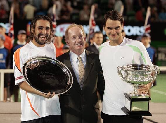 Tennislegende Rod Laver (Australien, Mitte) mit Australian Open Sieger Roger Federer (Schweiz, re.) und dem Sensationszweiten Marcos Baghdatis (Zypern) Tennis Herren Australian Open 2006, Grand Slam, ATP Tour Gruppe o0 Finale Endspiel Melbourne Freude,