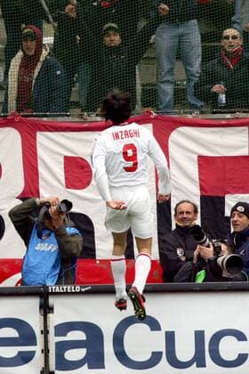 Filippo Inzaghi (Milan) - Torjubel vor den Fanblock Fußball Herren Serie A 2005 2006, 1. Italienische Liga, AC Mailand Totale Reggina Höhe, Begeisterung, Freude,