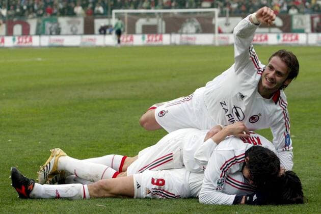 Torschütze Filippo Inzaghi (unten) wird von Kaka (Mitte) und Alberto Gilardino (alle Milan) gefeiert Fußball Herren Serie A 2005 2006, 1. Italienische Liga, AC Mailand Gruppe Reggina Glück, Harmonie, Begeisterung, Freude,