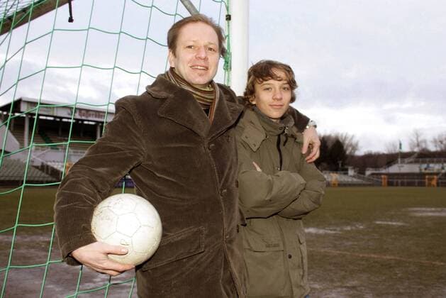 Fußball, Trainerhistorie 1. FC Lok Leipzig von 1896 bis heute Nachwuchstrainer Detlef Schößler gemeinsam mit seinem Sohn Fabian (beide Sachsen Leipzig) Fußball Herren Saison 2005 2006, Shooting, Fotoshooting, Fototermin, FC Sachsen Leipzig Gruppe Leipzig