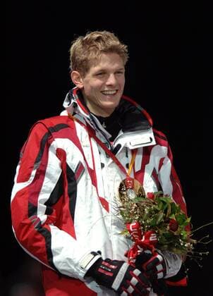 Olympiasieger Thomas Morgenstern (Österreich) während der Siegerehrung Skispringen OS Winter Herren Olympische Spiele Turin 2006, Winterspiele, Nordischer Skisport, Ski Nordisch, Großschanze Einzelbild Pragelato Freude,