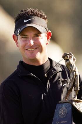 Sieger Rory Sabbatini (Südafrika) präsentiert seine Trophäe - (Icon7405931) Golf Herren Nissan Open 2006, PGA Tour, Golfen Porträt Pacific Palisades EDITORIAL USE ONLY