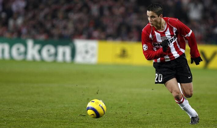 Ibrahim Afellay (Eindhoven) am Ball -  Fußball EC 1 Herren Champions League 2005 2006, Achtelfinale, PSV Eindhoven Einzelbild Eindhoven Dynamik,