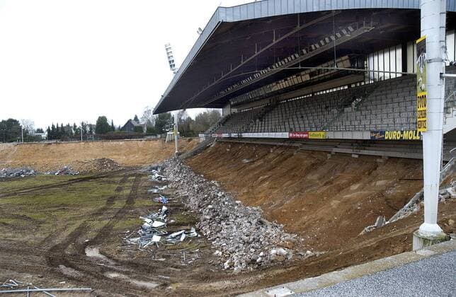 Der Gladbacher Bökelberg wird für die Sprengung vorbereitet Fußball 1. BL Herren Saison 2005 2006, Borussia Mönchengladbach, Gladbach Totale Stadion am Bökelberg Bökelbergstadion Mönchengladbach
