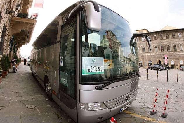 Der Mannschaftsbus der deutschen Nationalmannschaft Fußball Herren Nationalmannschaft 2006, Nationalteam Einzelbild Florenz