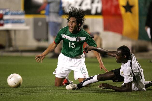Mario Perez (Mexiko, li.) und Otto Addo (Ghana) am Boden - (9183007) Fußball Länderspiel Herren Länderspiel 2006, Freundschaftsspiel, Test, Testspiel, Nationalmannschaft, Nationalteam Gruppe Frisco Texas Dynamik, Kampf, EDITORIAL USE ONLY