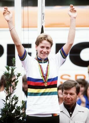 Weltmeisterin Beate Habetz (BR Deutschland) während der Siegerehrung im Regenbogentrikot Radsport Damen Weltmeisterschaft 1978, Straßenradsport, Straße, Rad, Vdia Einzelbild Brauweiler Freude,