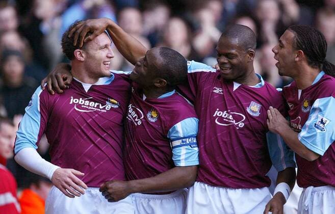Torjubel West Ham, v.li.: Dean Ashton, Nigel Reo Coker, Marlon Harewood und Anton Ferdinand -  Fußball Herren English Premier League 2005 2006, 1. Englische Liga, West Ham United Gruppe London Freude,