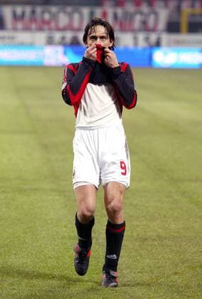 Filippo Inzaghi (Milan) küsst sein Trikot Fußball Herren Serie A 2005 2006, 1. Italienische Liga, AC Mailand Einzelbild Mailand Freude,