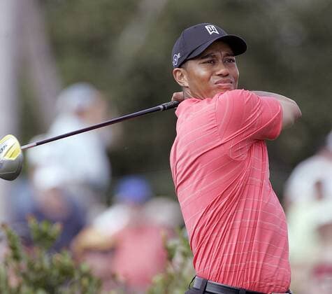 Eldrick Tiger Woods (USA) schaut seinem Abschlag hinterher - (Icon5345055) Golf Herren Ford Championship 2006, PGA Tour, Golfen Einzelbild Doral EDITORIAL USE ONLY