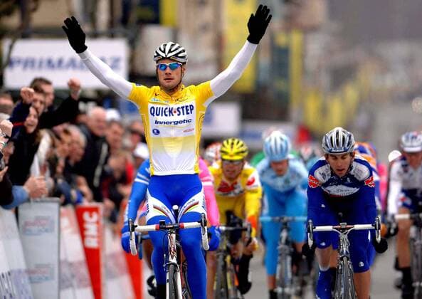 Tom Boonen (Belgien Quick Step Innergetic, li.) - Jubel über seinen Etappensieg vor Allan Davis (Australien Liberty Seguros) bei der 2. Etappe von Paris Nizza 2006 -  Radsport Herren Paris Nizza 2006, ProTour, Straßenradsport, Straße, Rad Gruppe 2. Etappe: Cerilly - Belleville Freude,