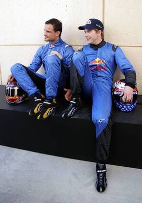 Vitantonio Liuzzi (Italien, li.) und Scott Speed (USA beide Toro Rosso Cosworth) Motorsport Grand Prix Herren Großer Preis von Bahrain 2006, Formel 1 Weltmeisterschaft, F1, F, GP, WM, Gruppe Sakhir Manama