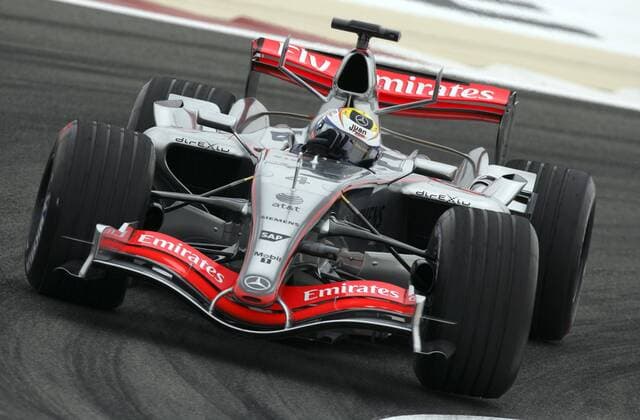 Juan Pablo Montoya (Kolumbien McLaren Mercedes) in seinem Boliden Motorsport Grand Prix Herren Großer Preis von Bahrain 2006, Formel 1 Weltmeisterschaft, F1, F, GP, WM Einzelbild Manama, Sakhir