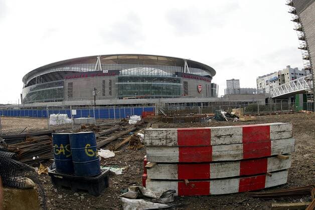 Baustelle vor dem Emirates Stadium, zukünftige Spielstätte von Arsenal London -  Fußball Herren English Premier League 2005 2006, 1. Englische Liga, Arsenal FC London, Stadionneubau, Neubau Totale Emirates Stadium London