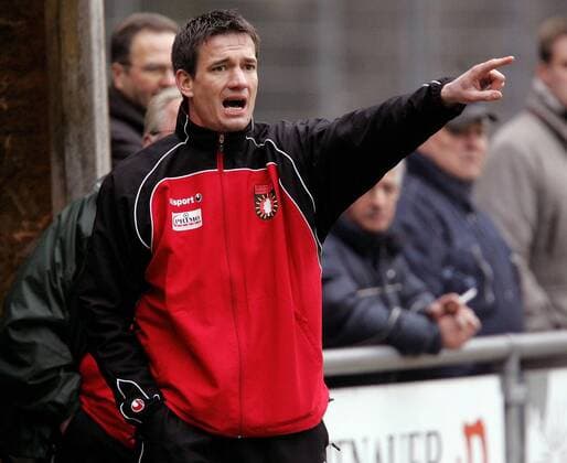 Trainer Alexander Malchow (Großaspach) gibt Anweisungen Fußball Herren Oberliga Baden Württemberg 2005 2006, SG Sonnenhof Großaspach Einzelbild Großaspach