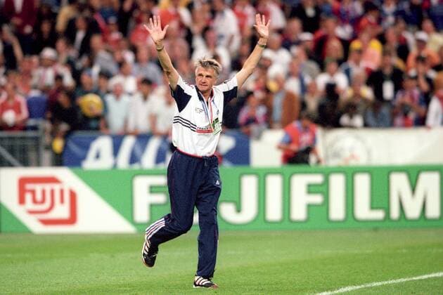 Nationaltrainer Aime Jacquet (Frankreich) - WM Siegesjubel Fußball Länderspiel Herren Weltmeisterschaft 1998, Nationalmannschaft, Nationalteam, Finale, Endspiel, Vneg Einzelbild Paris St. Denis Freude, Begeisterung,