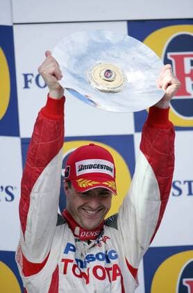 Siegerehrung nach dem GP von Australien in Melbourne 2006 - Ralf Schumacher (Deutschland Toyota) freut sich über Platz 3 Motorsport Grand Prix Herren Großer Preis von Australien 2006, Formel 1 Weltmeisterschaft, F1, F, GP, WM Einzelbild Albert Park Melbourne Glück, Freude,