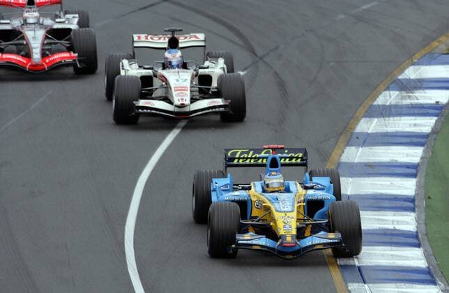 Fernando Alonso (Spanien Renault) mit seinem Boliden vor Jenson Button (England Honda) und K. Räikkönen (Finnland McLaren Mercedes) Motorsport Grand Prix Herren Großer Preis von Australien 2006, Formel 1 Weltmeisterschaft, F1, F, GP, WM Gruppe Albert Park Melbourne