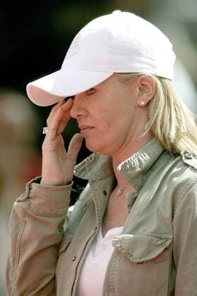 Corinna Schumacher, Ehefrau von Michael Schumacher (Deutschland Ferrari), skeptisch Motorsport Grand Prix Herren Großer Preis von Australien 2006, Formel 1 Weltmeisterschaft, F1, F, GP, WM Porträt Albert Park Melbourne Skepsis,
