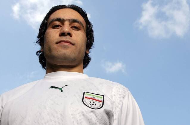 Mehdi Mahdavikia (Iran) Fußball Herren Nationalmannschaft 2006, Nationalteam, Nationaltrikot, Shooting, Fotoshooting, Fototermin Einzelbild Hamburg