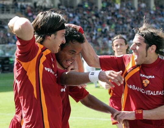Mancini (Mitte), Simone Perrotta (re.) und Rodrigo Ferrante Taddei (alle Roma) - Torjubel -  Fußball Herren Serie A 2005 2006, 1. Italienische Liga, AS Rom Gruppe Palermo Freude,
