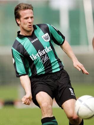 Carsten Gockel (Münster) am Ball Fußball Herren Regionalliga Nord 2005 2006, 3. Liga, SC Preußen Münster Einzelbild Erfurt