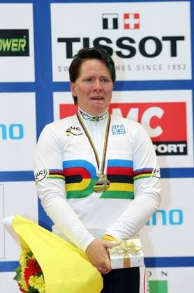 Keirin Weltmeisterin Christin Muche (Deutschland) während der Siegerehrung -  (pan13698) Radsport WM Damen Weltmeisterschaft 2006, Rad, Bahn, Bahnrad, Bahnradsport, Radrennsport Einzelbild Bordeaux Glück,  