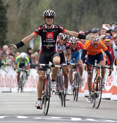 Alejandro Valverde (Spanien Illes Balears) gewinnt Fleche Wallone 2006 Radsport Herren Fleche Wallone 2006, Wallonischer Pfeil, ProTour, Straßenradsport, Straße, Rad Gruppe Wallone Begeisterung, Freude,