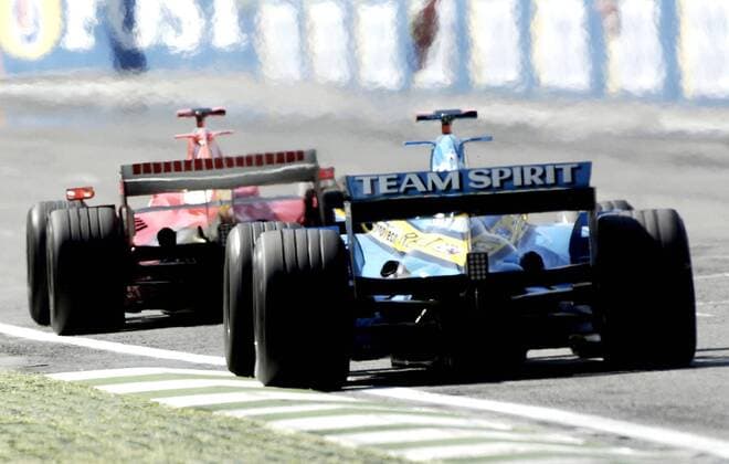 Michael Schumacher (Deutschland Ferrari, li.) verfolgt von Fernando Alonso (Spanien Renault) Motorsport Grand Prix Herren Großer Preis von San Marino 2006, Formel 1 Weltmeisterschaft, F1, F, GP, WM Gruppe Imola