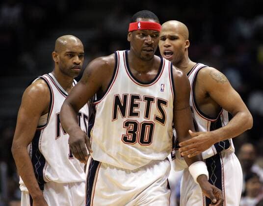 Clifford Robinson (Mitte), Vince Carter (li.) und Richard Jefferson 8alle New Jersey Nets) - (Icon78943493) Basketball Herren NBA 2005 2006, Playoffs, Playoff, Play Offs, Off Gruppe East Rutherford EDITORIAL USE ONLY