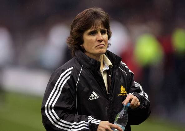 Präsidentin Monika Staab (FFC Frankfurt) enttäuscht Fußball Damen DFB Pokal 2005 2006, Pokalspiel, Endspiel, Finale, Pokalfinale, Pokalendspiel, Frauenfußball, Frauen Einzelbild Berlin Enttäuschung,