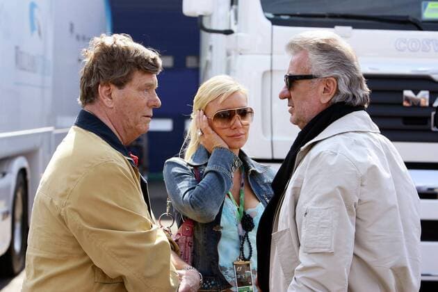 Prinz Ferfried von Hohenzollern (li.) und Tatjana Gsell im Gespräch mit Willi Weber, Manager von Michael Schumacher (Ferrari alle Deutschland) Motorsport Grand Prix Herren Großer Preis von Europa 2006, Formel 1 Weltmeisterschaft, F1, F, GP, WM Gruppe Nürburgring Nürburg