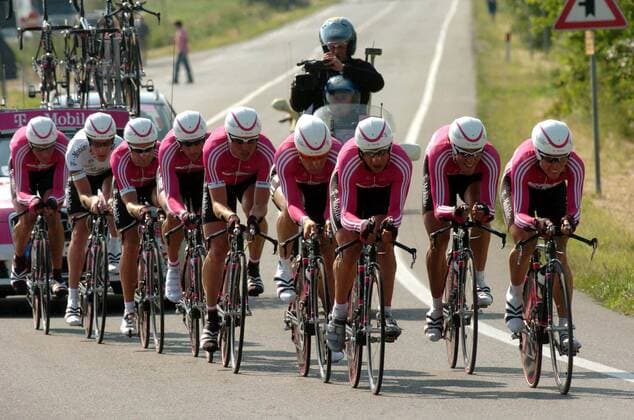 Mannschaftszeitfahren T Mobile, u.a. mit Jan Ullrich (Deutschland, 5.v.li.) -  Radsport Herren 89. Giro dItalia 2006, d Italia, ProTour, Straßenradsport, Straße, Rad, Zeitfahren Gruppe 5. Etappe: Piacenza - Cremona