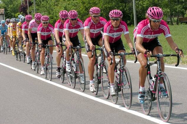 Tempoarbeit durch T Mobile, v.re.: Frantisek Rabon (Tschechien), Scott Davis (Australien), Jörg Ludewig, Andre Korff, Jan Ullrich, Matthias Kessler (alle Deutschland) und Serhiy Honchar (Ukraine) -  Radsport Herren 89. Giro dItalia 2006, d Italia, ProTour, Straßenradsport, Straße, Rad Totale 6. Etappe: Busseto - Forli Überlegenheit