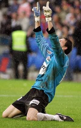 Torwart Johnny Leoni (FC Zürich) - Schlussjubel im Regen -  Fußball Herren Super League 2005 2006, Nationalliga A, NLA, 1. Schweizer Liga Einzelbild Basel Begeisterung, Freude,