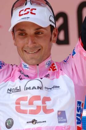 Der Gesamtführende Ivan Basso (Italien CSC) jubelt -  Radsport Herren 89. Giro dItalia 2006, d Italia, ProTour, Straßenradsport, Straße, Rad Porträt 9. Etappe: Francavilla al Mare - Termoli Freude,