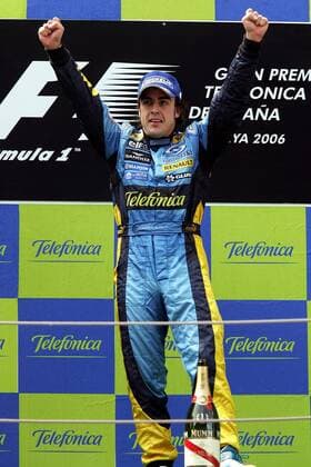 Fernando Alonso (Spanien Renault) gewinnt den GP von Spanien 2006 Motorsport WM Herren Großer Preis von Spanien 2006, Formel 1 Weltmeisterschaft, F1, F, GP, WM, Einzelbild Circuit de Catalunya Barcelona Freude, Begeisterung,