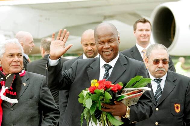Nationaltrainer Luis Goncalves Oliveira (Angola) bei der Ankunft zur Weltmeisterschaft 2006 Fußball WM Herren Vorschau 2006, Ankunft, Empfang, Nationalmannschaft, Nationalteam, Vdig Gruppe Hannover Langenhagen