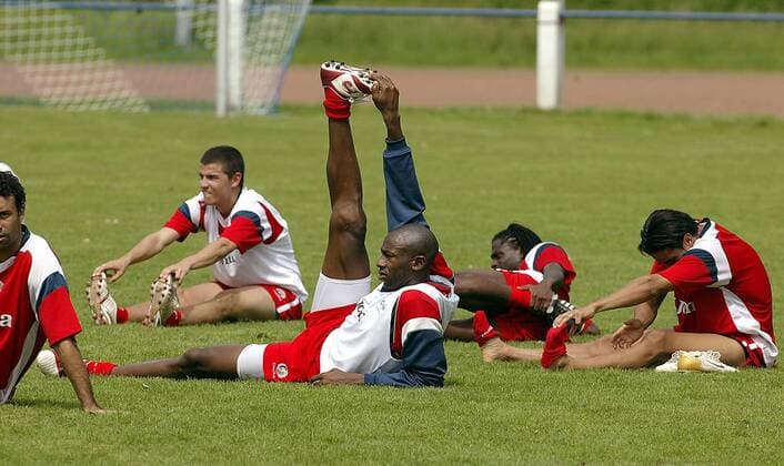 Paulo Wanchope (Mitte, Costa Rica) dehnt sich Fußball WM Herren Nationalmannschaft 2006, Nationalteam, Vorbereitung, Trainingslager, Training, Vdig Gruppe Rust