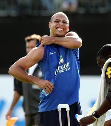 Ronaldo (Brasilien) erschöpft -  Fußball WM Herren Nationalmannschaft 2006, Nationalteam, Trainingslager, Training, Vorbereitung Einzelbild Weggis Erschöpfung,