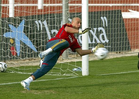 Torwart Jose Reina (Spanien) hält den Ball -  Fußball Herren Vorschau 2006, Nationalmannschaft, Nationalteam, Training, Trainingslager, Vorbereitung, Vdig Einzelbild Madrid