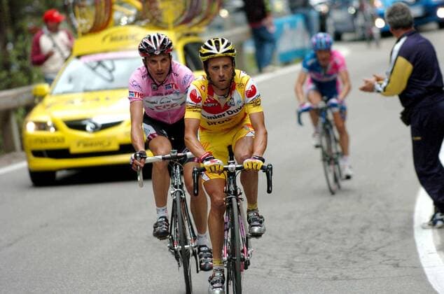 Gilberto Simoni (Italien Saunier Duval Prodir) vor Ivan Basso (Italien CSC) -  Radsport Herren 89. Giro dItalia, d Italia, ProTour, Straßenradsport, Straße, Rad Gruppe 2006 19. Etappe: Pordenone - Passo di San Pellegrino