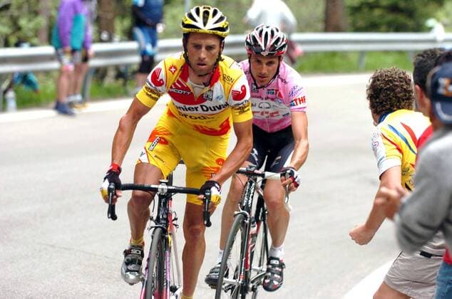 Gilberto Simoni (Saunier Duval Prodir) vor Ivan Basso (CSC beide Italien) -  Radsport Herren 89. Giro dItalia, d Italia, ProTour, Straßenradsport, Straße, Rad Gruppe 2006 19. Etappe: Pordenone - Passo di San Pellegrino