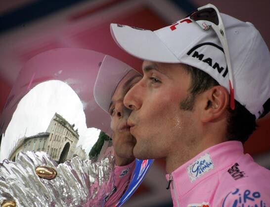 Ivan Basso (Italien CSC) ist Gesamtsieger des Giro 2006 Radsport Herren 89. Giro dItalia, d Italia, ProTour, Straßenradsport, Straße, Rad Einzelbild 2006 21. Etappe: Ghisallo - Mailand Freude,