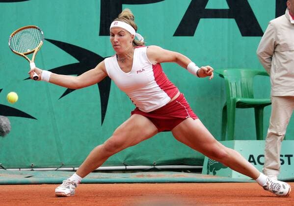 Svetlana Kuznetsova (Rußland) - Vorhand Tennis Damen French Open 2006, WTA Tour, Grand Slam, Sand, Sandplatz, Sandplatztennis, Sandplatzturnier, Einzelbild Roland Garros Paris