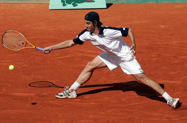Richard Gasquet (Frankreich) - Vorhand Tennis Herren French Open 2006, ATP Tour, Grand Slam, Sand, Sandplatz, Sandplatztennis, Sandplatzturnier, Einzelbild Roland Garros Paris
