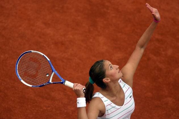 Tatiana Golovin (Frankreich) - Aufschlag Tennis Damen French Open 2006, WTA Tour, Grand Slam, Einzelbild Roland Garros Paris